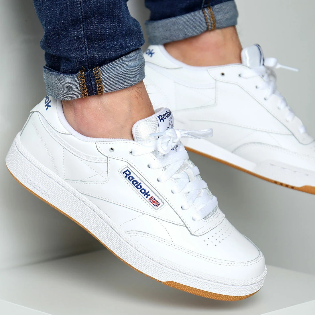 Meilleur prix ⭐ Baskets Club Classic 85 AR0459 White Royal Gum de Reebok 🔔