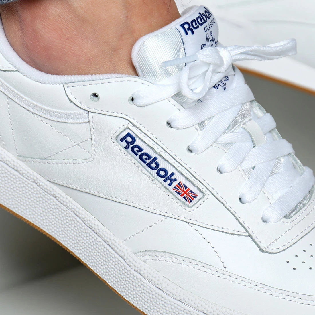Meilleur prix ⭐ Baskets Club Classic 85 AR0459 White Royal Gum de Reebok 🔔 – Image 3