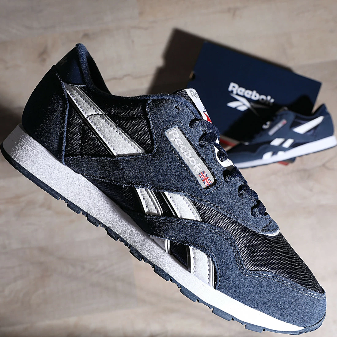 Meilleur prix 🥰 Baskets Classic Leather Nylon FV1595 Navy Platinum de Reebok 🛒 – Image 4