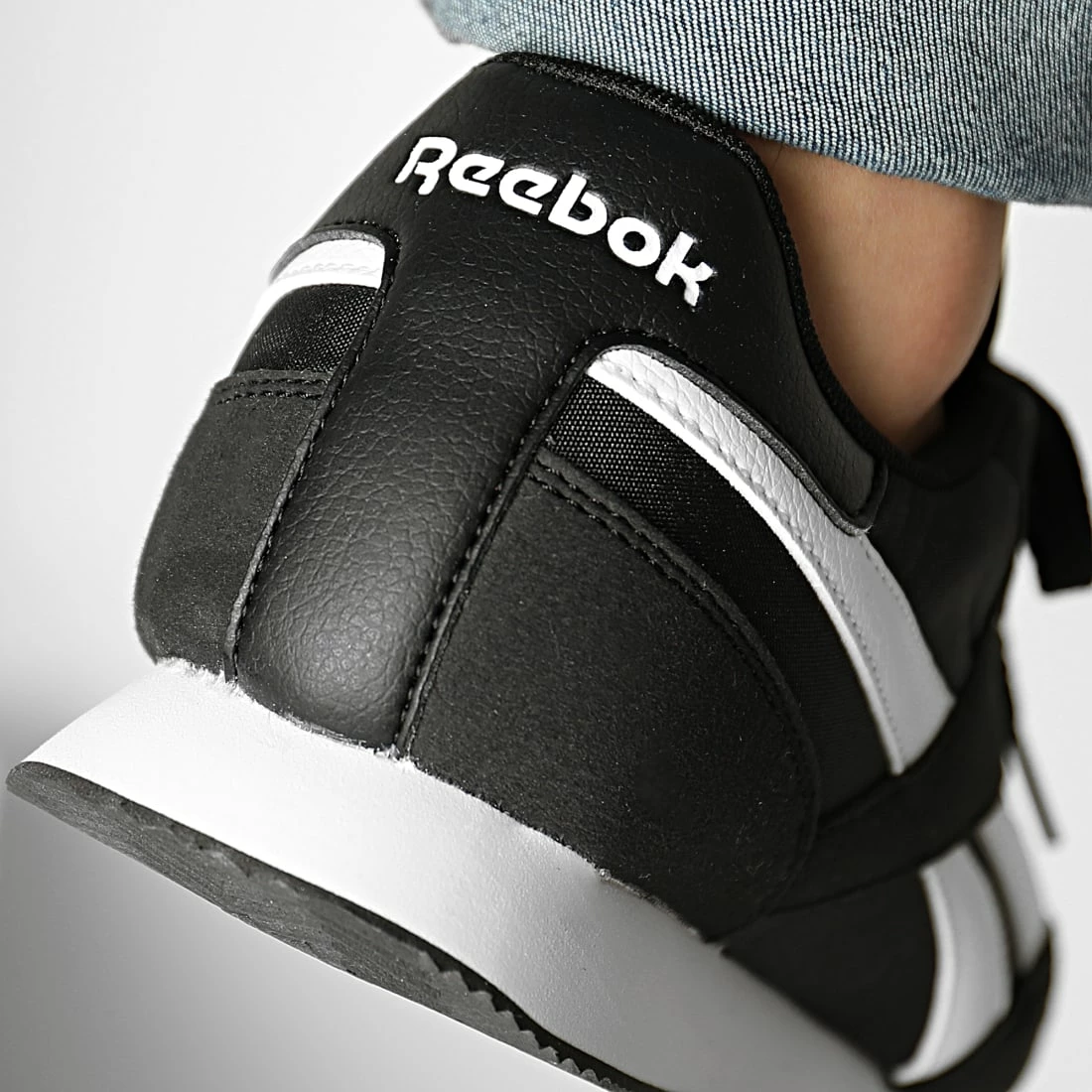 Le moins cher 😍 Baskets Royal Classic Jogger 3 EF7788 Black White de Reebok 🎉 – Image 4
