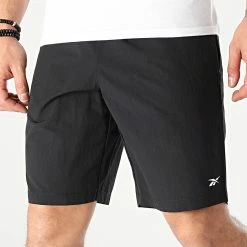 Offres ✨ Short Jogging FJ4065 Noir de Reebok 🎉