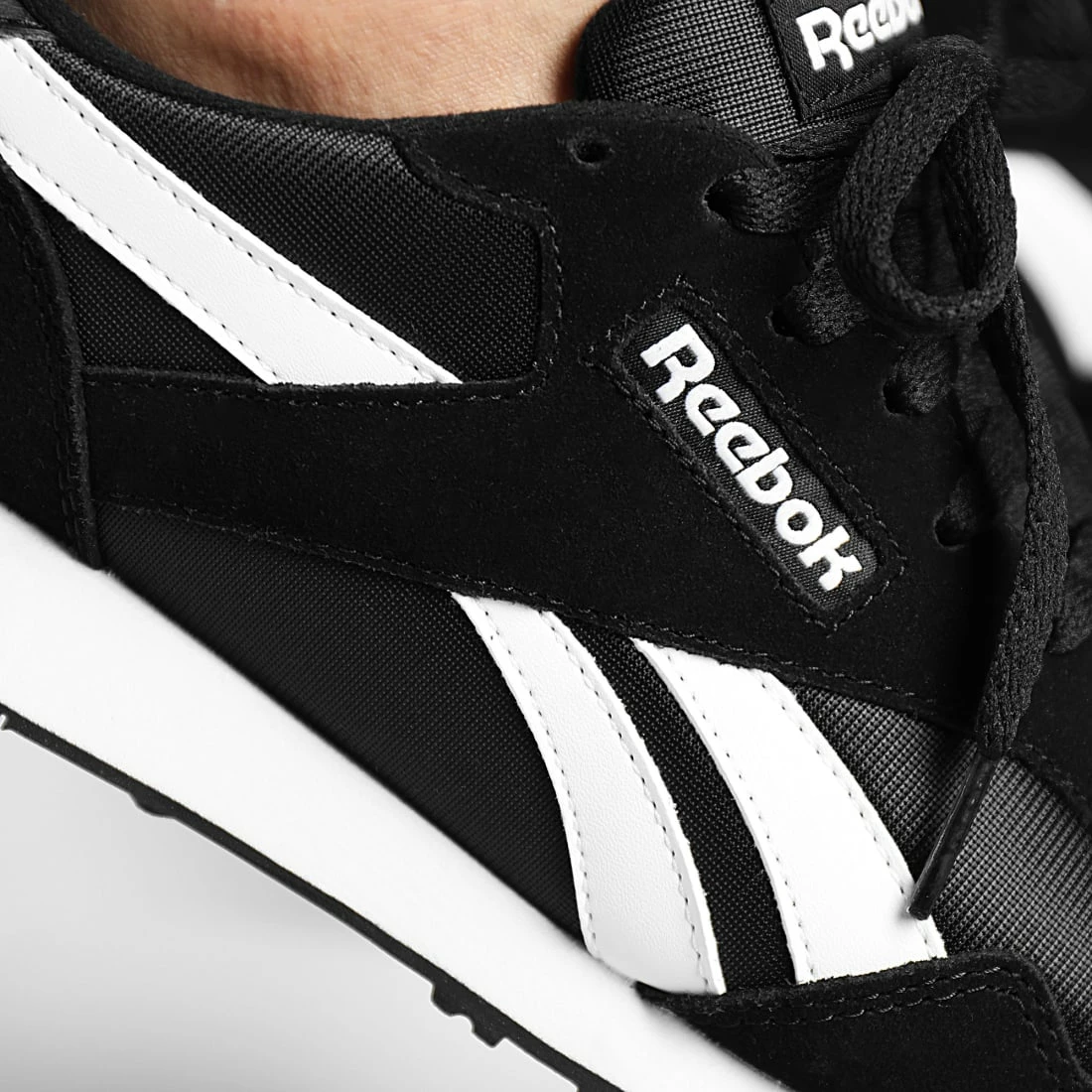 Grosses soldes 🎁 Baskets Royal Ultra BS7966 Black White de Reebok 🎁 – Image 2