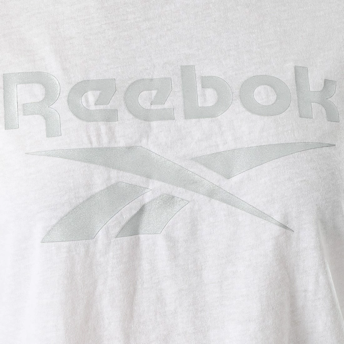 Offres 🎉 Tee 👚 Shirt Crop Femme Reebok Identity GR9387 Blanc Argenté 🎁 – Image 2