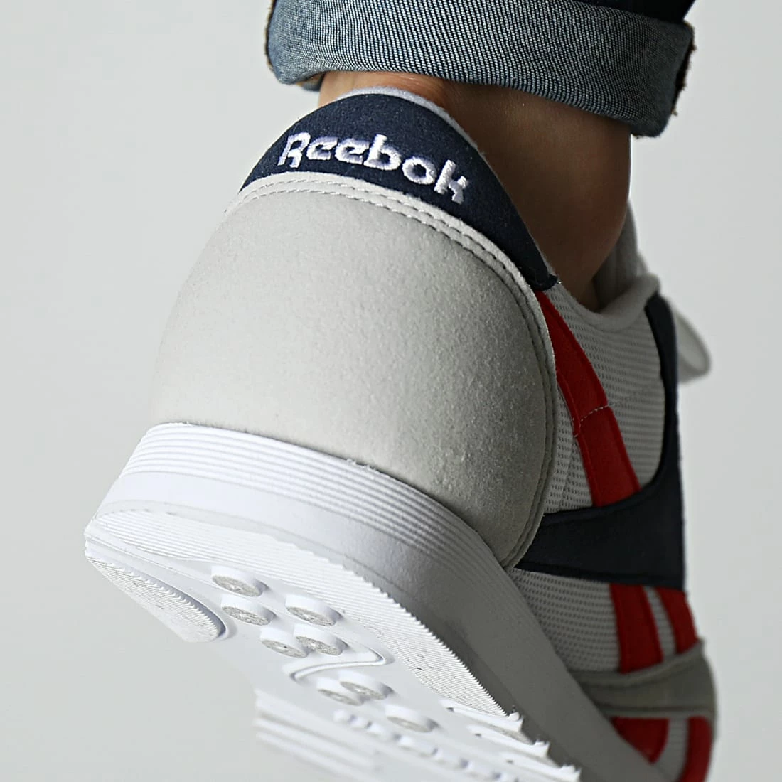 Offres 🔥 Baskets Classic Nylon GW8357 White Vector Navy Prince Red de Reebok 💯 – Image 4