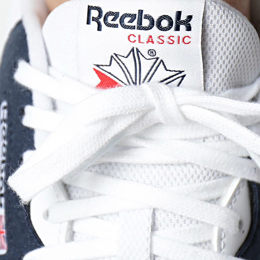 Offres 🔥 Baskets Classic Nylon GW8357 White Vector Navy Prince Red de Reebok 💯 – Image 3