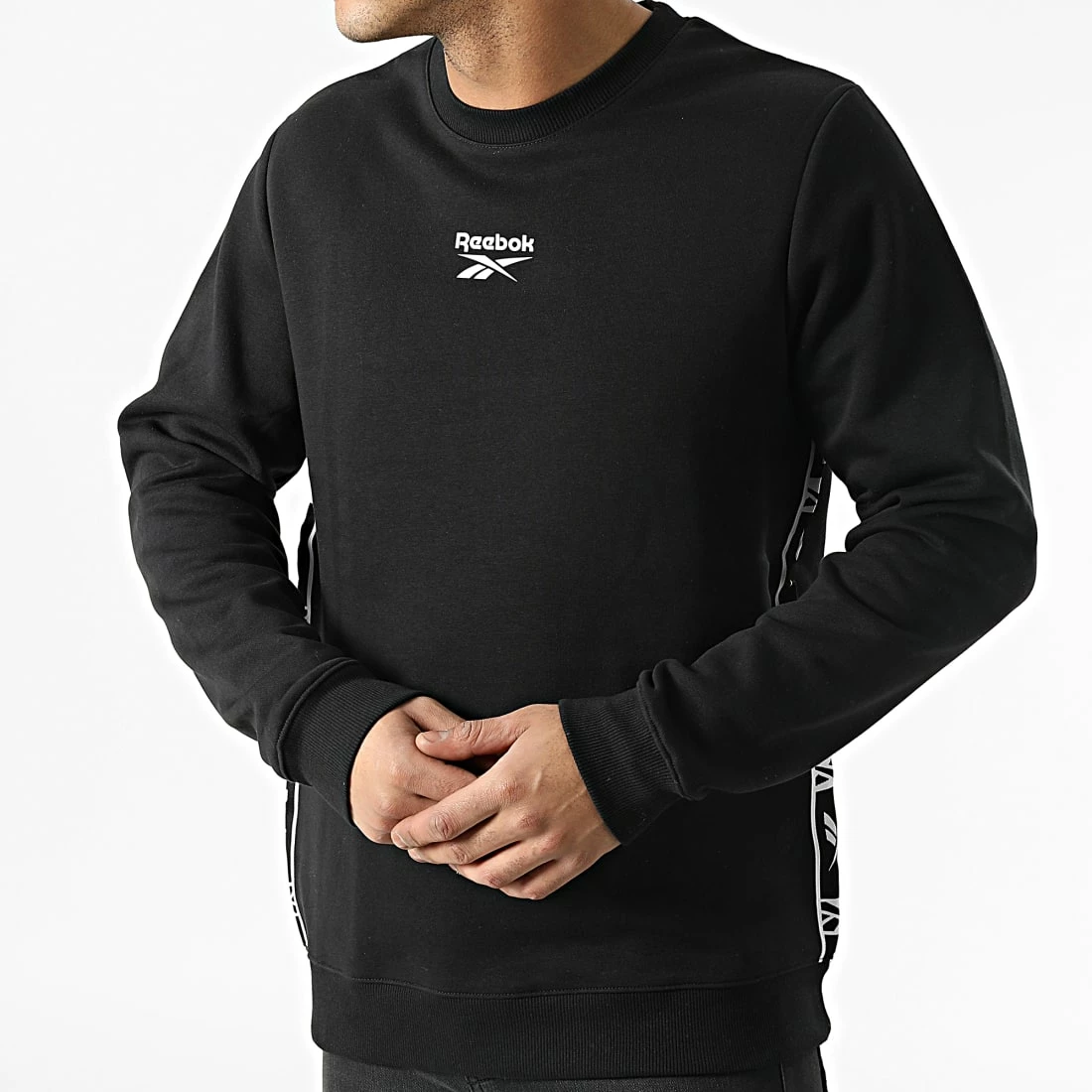 Top 10 🤩 Sweat Crewneck A Bandes Reebok Identity Tape HB5974 Noir 💯 – Image 3
