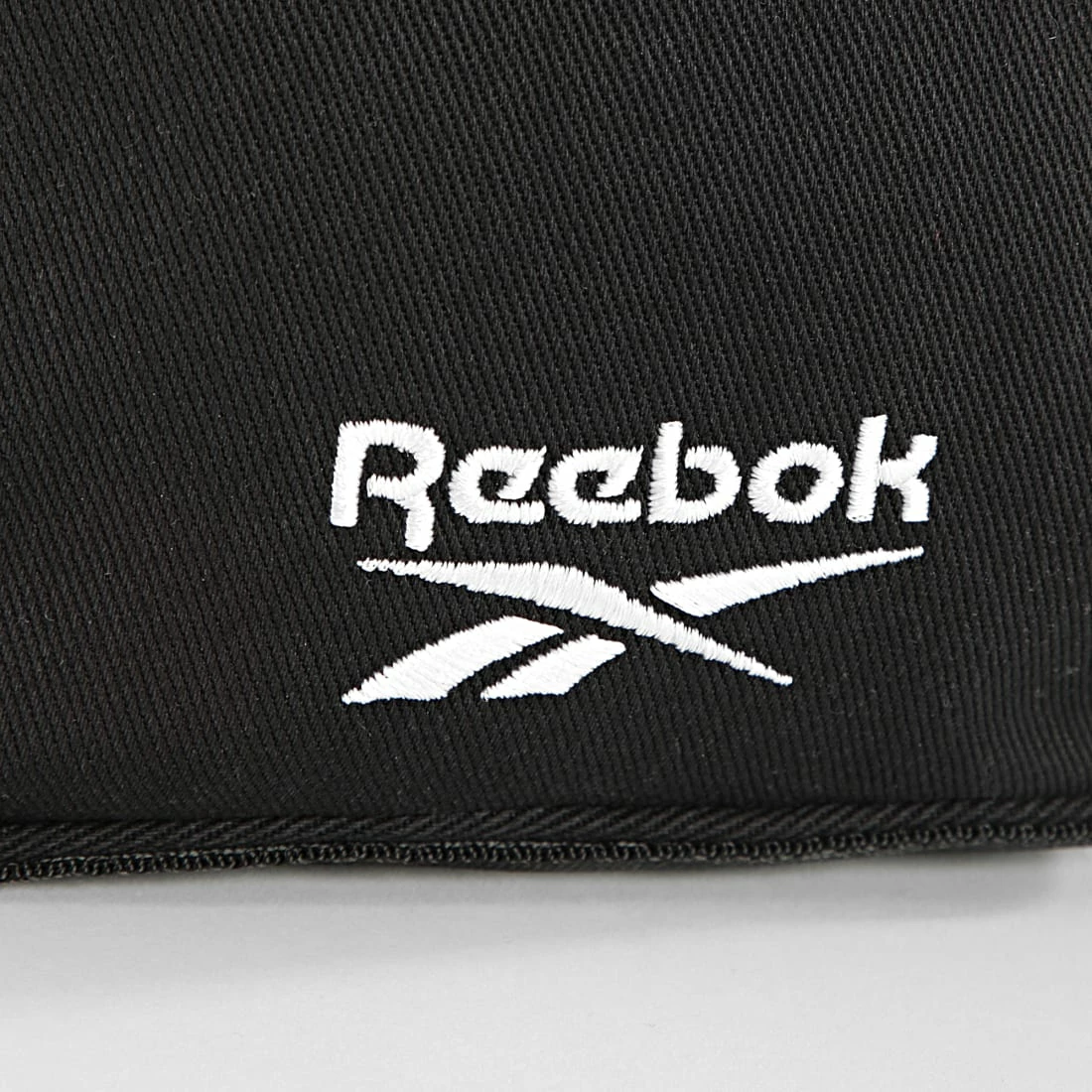 Meilleur prix ⌛ Sacoche Classic HC4365 Noir de Reebok 🤩 – Image 2