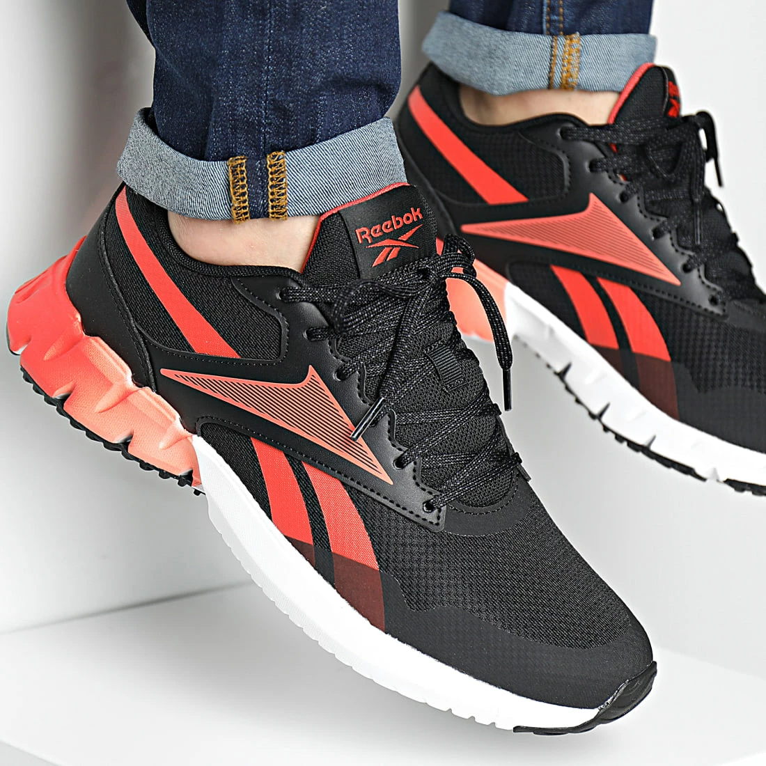 Nouveau ⭐ Baskets Ztaur GY7715 Core Black Dynamic Red Footwear White de Reebok 🧨