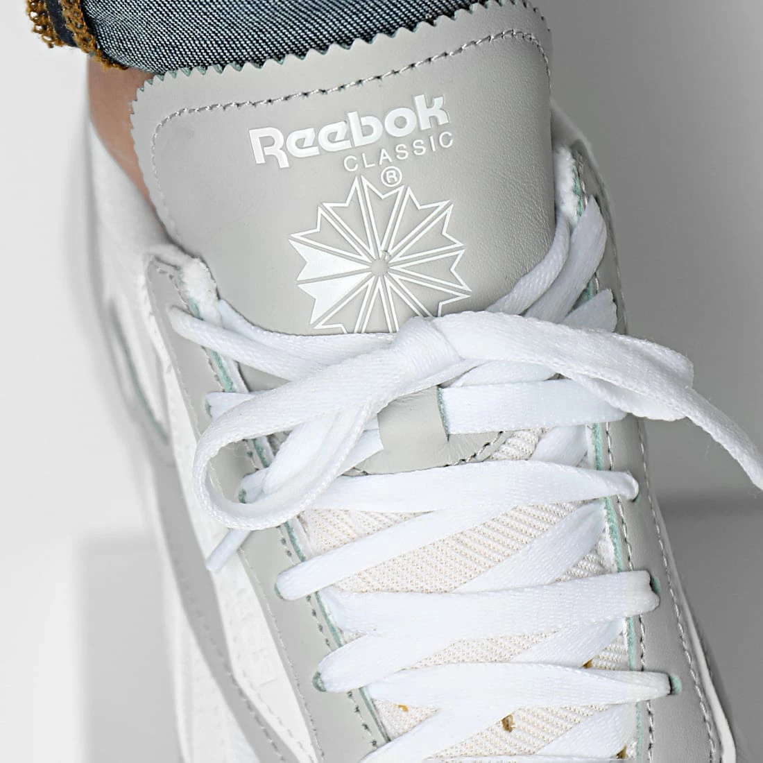 Sortie 😀 Baskets Classic Leather Legacy AZ GW3107 Footwear White Pure Grey 2 de Reebok 🌟 – Image 3