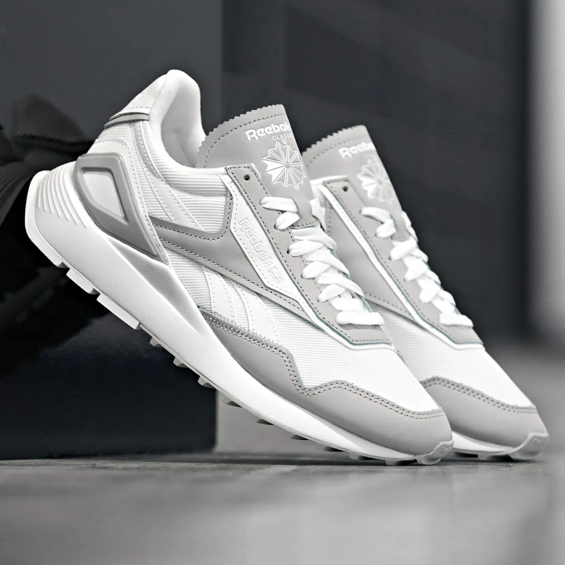 Sortie 😀 Baskets Classic Leather Legacy AZ GW3107 Footwear White Pure Grey 2 de Reebok 🌟 – Image 6