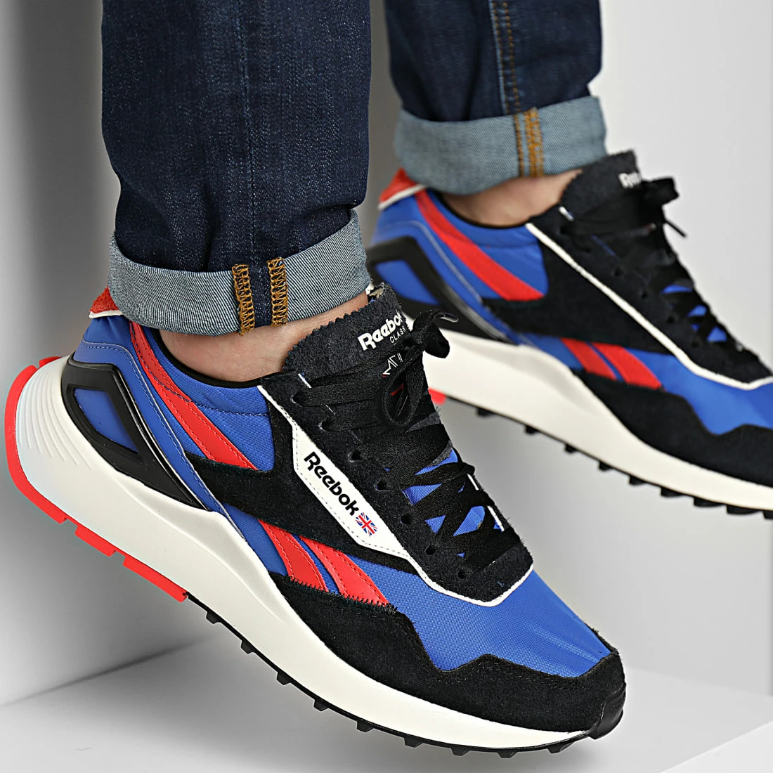 Offres 🎁 Baskets Classic Leather Legacy AZ GY0419 Court Blue Dynamic Red Core Black de Reebok 👍