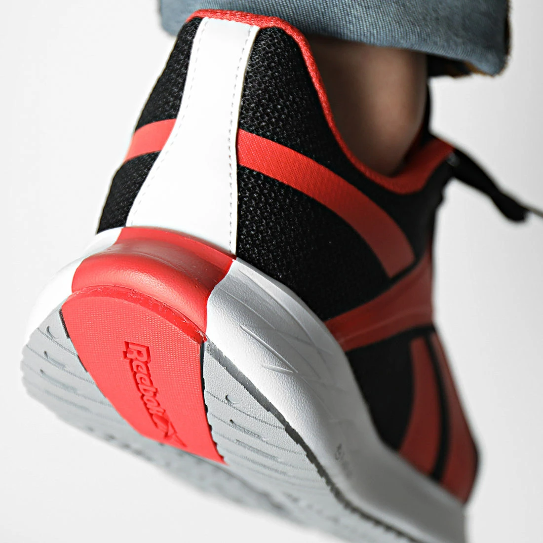 De gros ⌛ Baskets Energen Plus GY5187 Core Black Dynamic Red Footwear White de Reebok ⌛ – Image 4