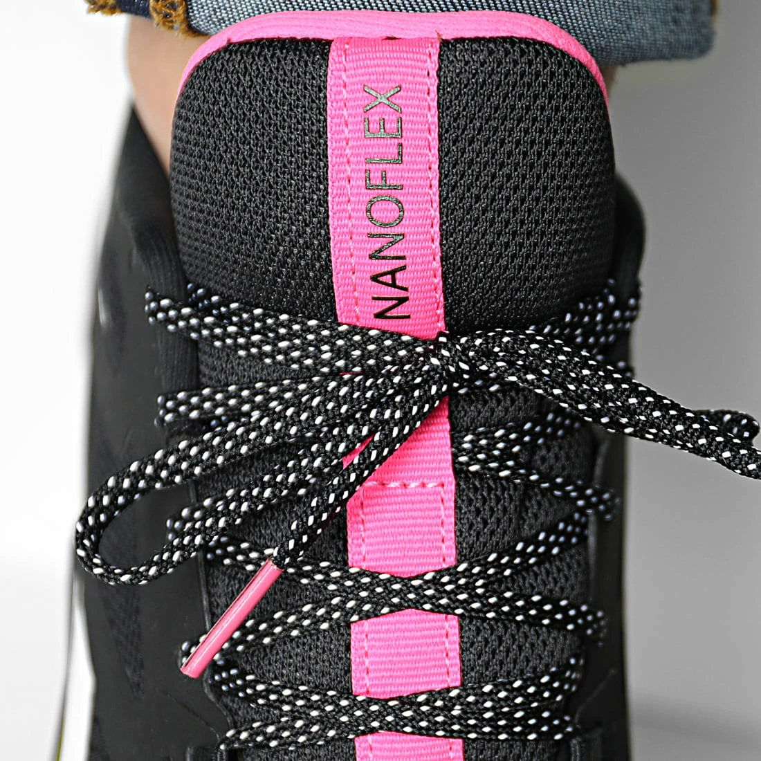 Sortie 🛒 Baskets Nanoflex GZ0250 Core Black Atomic Pink Acid Yellow de Reebok ✔️ – Image 3