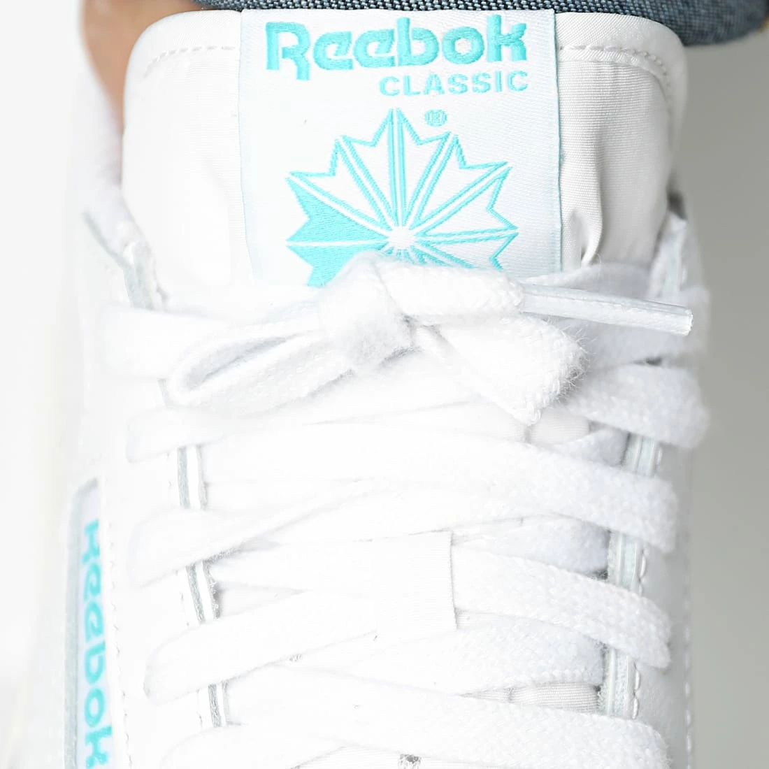 Grosses soldes 😍 Baskets Court Peak GY7202 Footwear White Chalk Classic Teal de Reebok 🌟 – Image 3