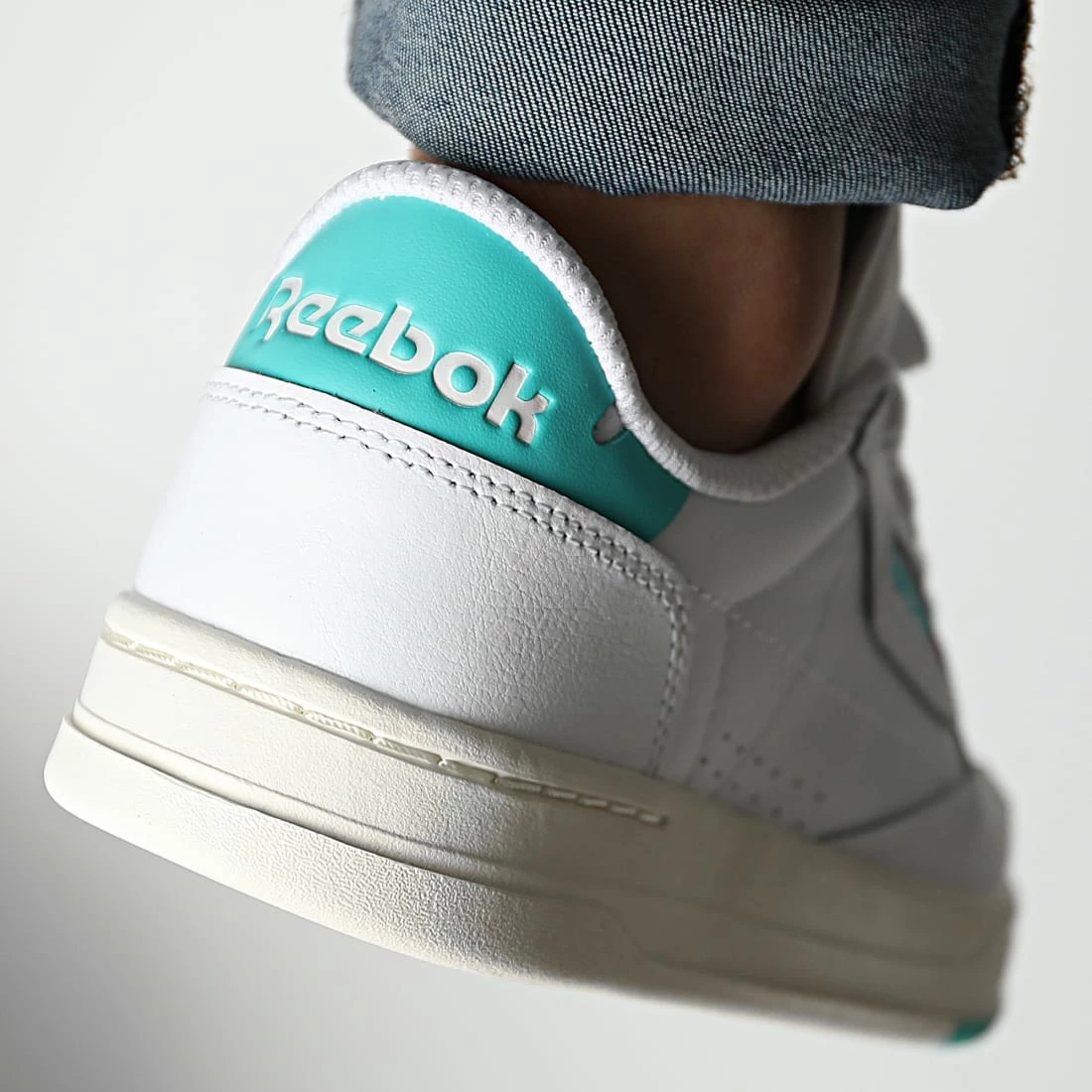 Grosses soldes 😍 Baskets Court Peak GY7202 Footwear White Chalk Classic Teal de Reebok 🌟 – Image 4