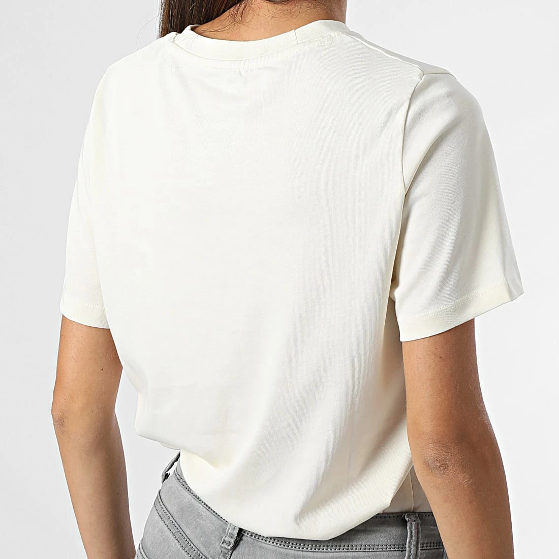 Sortie ✨ Tee 👚 Shirt Femme Reebok Identity HI0540 Beige 🥰 – Image 4