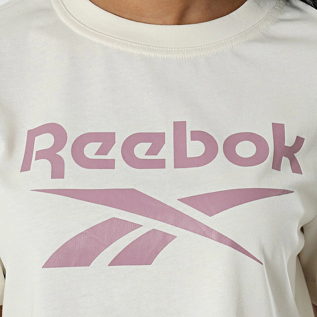 Offres 👏 Tee 👕 Shirt Femme Crop HI0534 Beige de Reebok 😍 – Image 2
