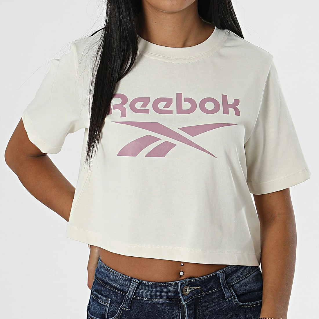 Offres 👏 Tee 👕 Shirt Femme Crop HI0534 Beige de Reebok 😍 – Image 3