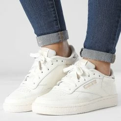 Remise 🎁 Baskets Femme Club C 85 GX1700 Chalk Sahara Gold Metallic de Reebok 🧨