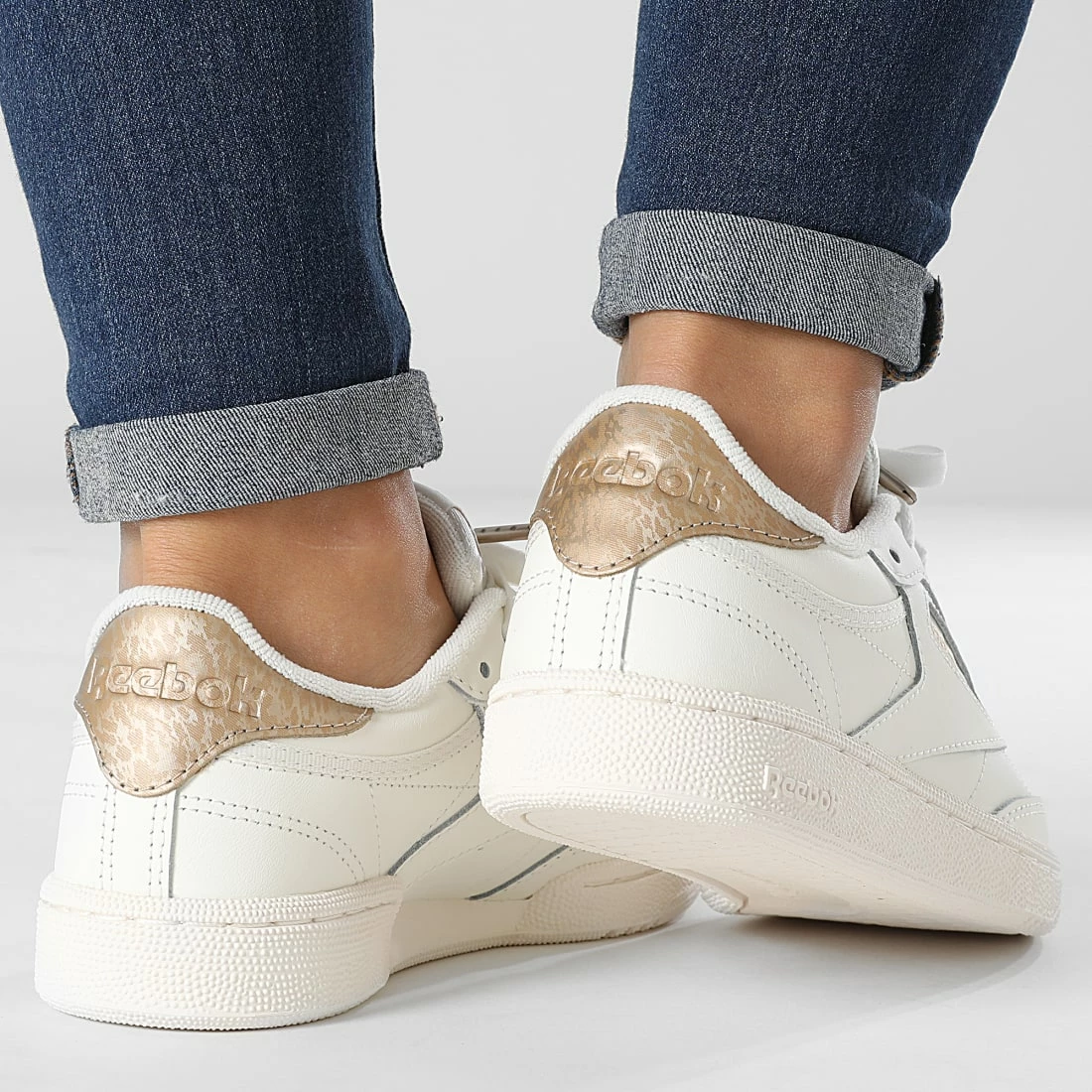 Remise 🎁 Baskets Femme Club C 85 GX1700 Chalk Sahara Gold Metallic de Reebok 🧨 – Image 4