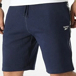Grosses soldes 👏 Short Jogging A Bandes HJ7842 Bleu Marine de Reebok 🌟